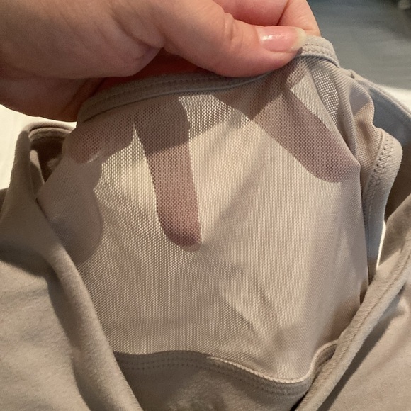 Nine West Ruched Power Mesh Back Sports Bra - Picture 2 of 6